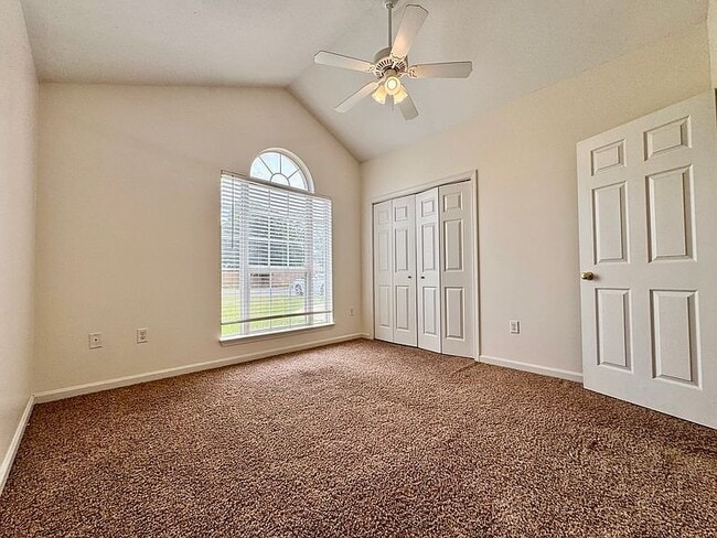 Photo - 806 Almoo St