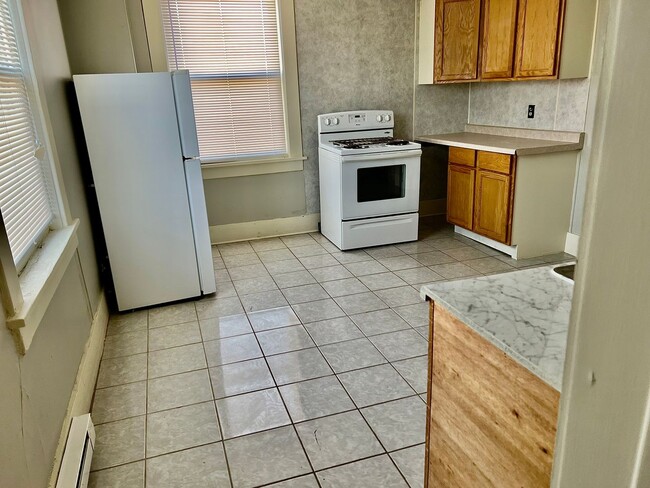 Photo - 219 W Main St Unit Apt 01