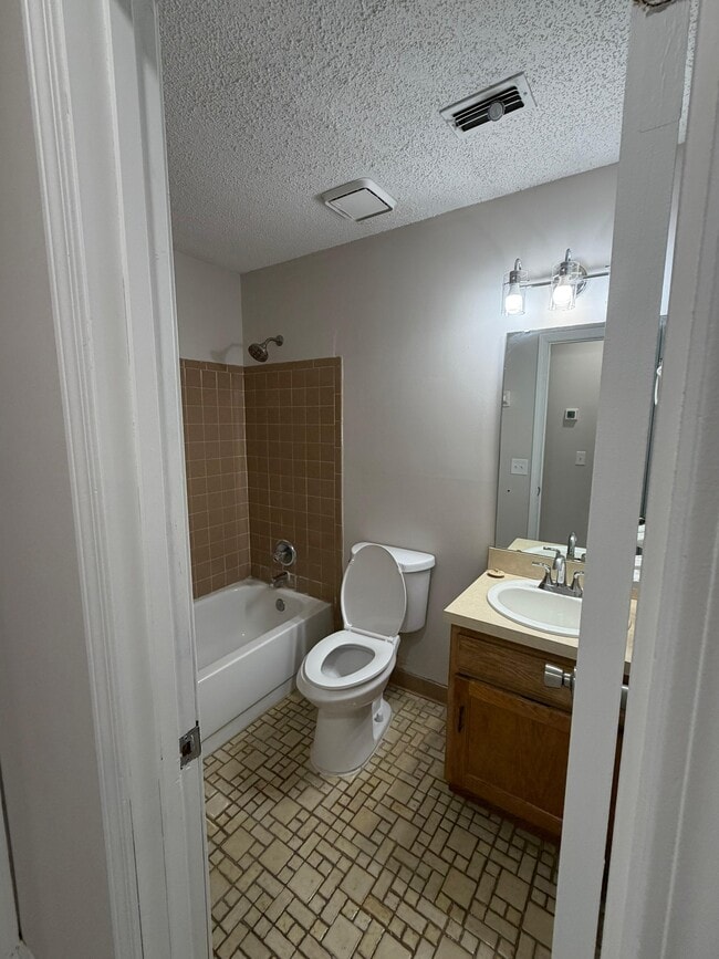 Photo - 7984 Gulf Rd S