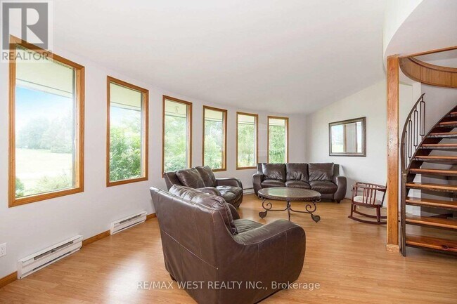 Photo - 1065 Concession 8 Rd