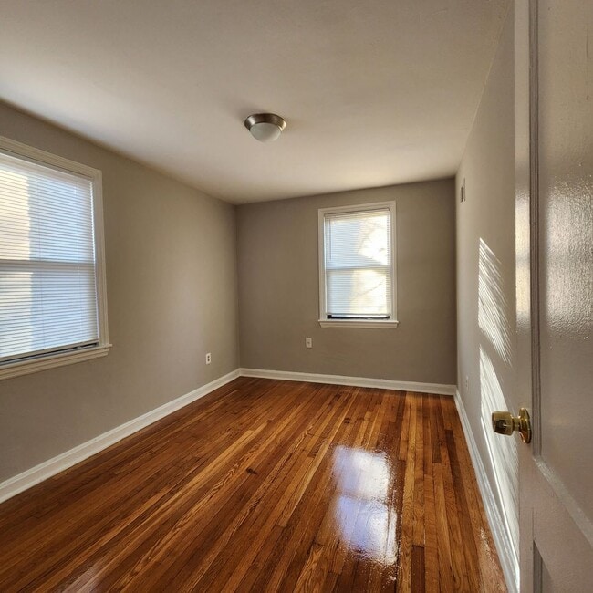 Photo - 429 Burbank St SE Unidad 4