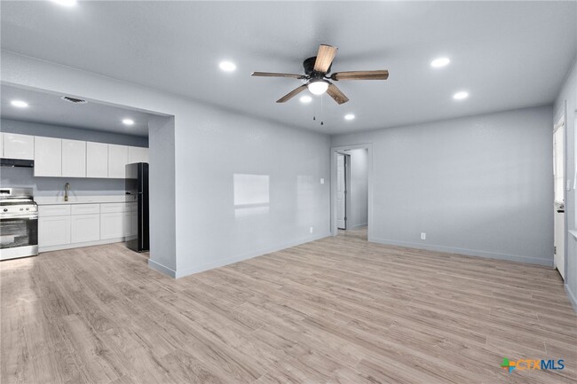 Photo - 805 S 32nd St