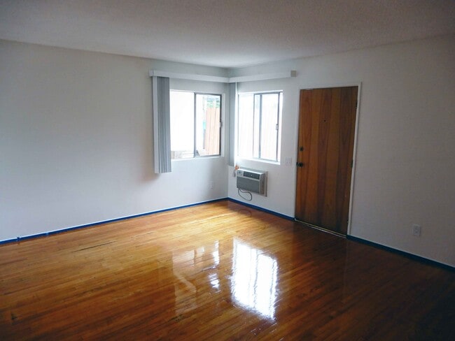 Photo - 5326 Lincoln Ave Unidad HP 2