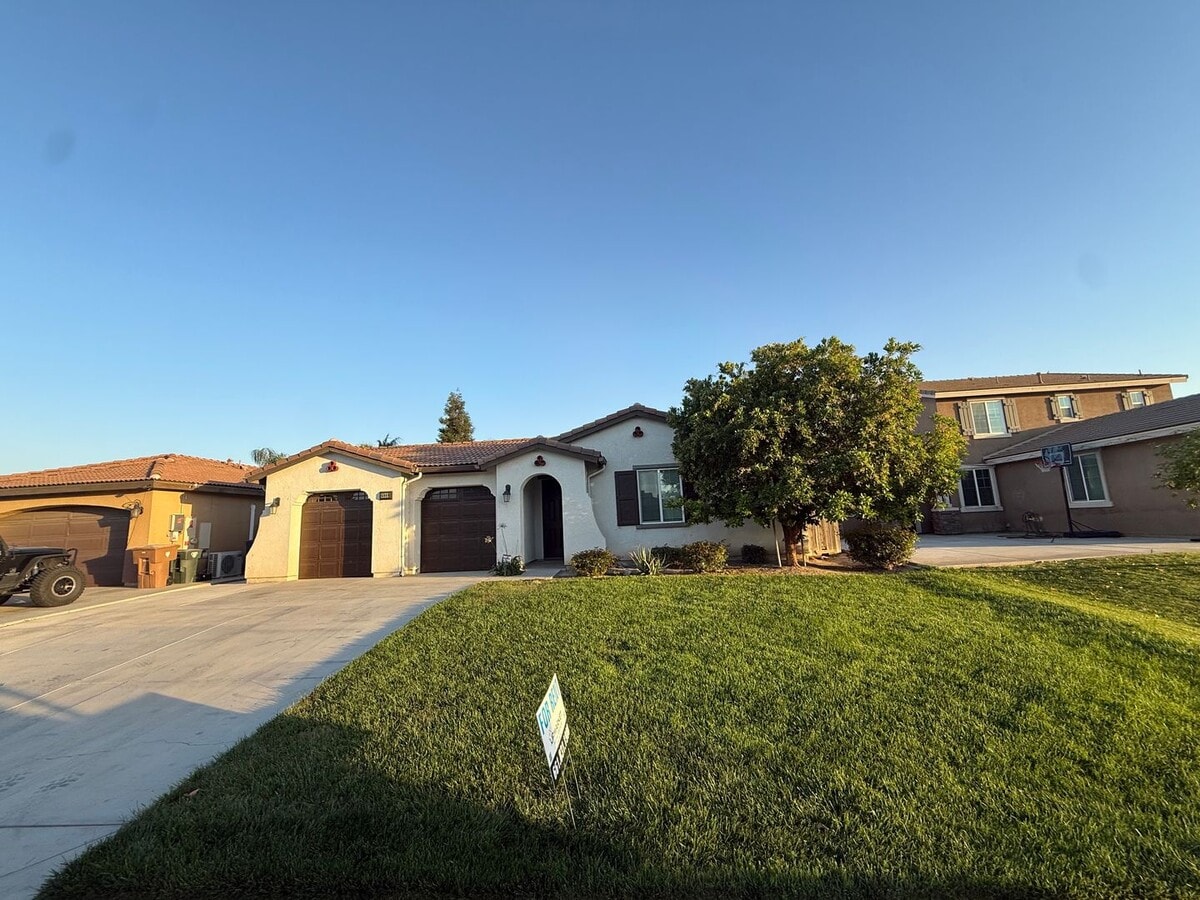Photo - Spacious Upgraded 4 Bedroom Home in Desirable Southwest Bakersfield