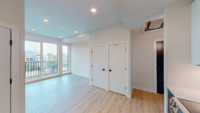 Photo - 101 W Broadway