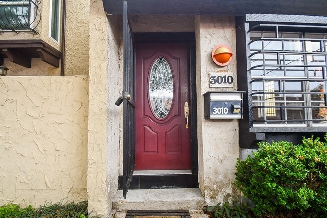 Photo - 3010 Helena St