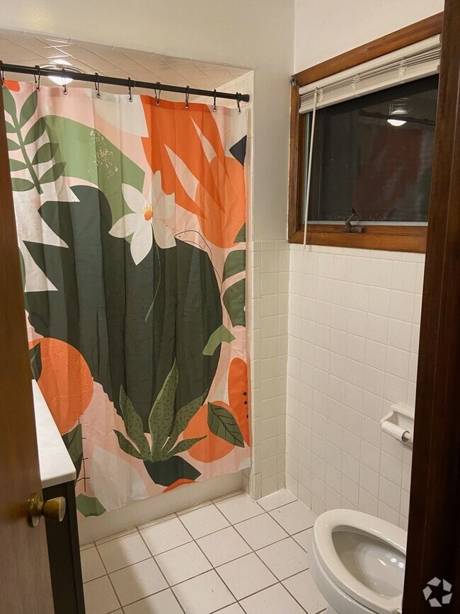 Building Photo - 36 Grace St Unit 1F Rental