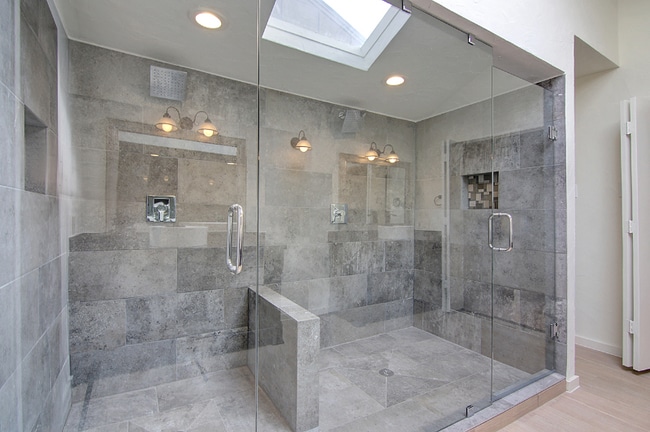 3333 Creekbend Dr