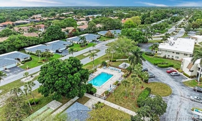 7211 W Country Club Dr N Unit 135