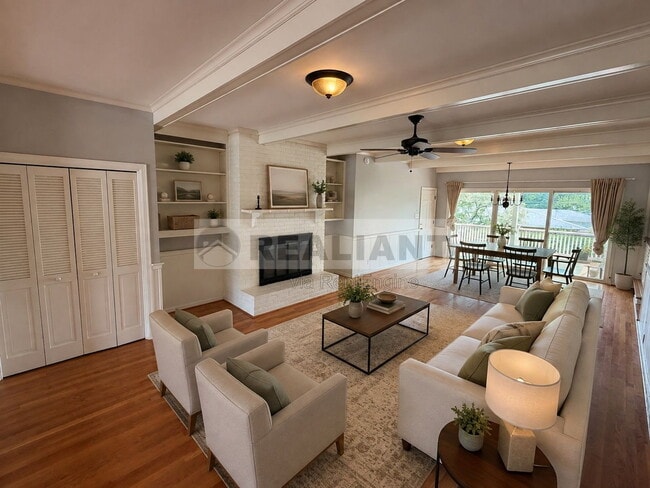 Photo - 2039 Fontaine Rd