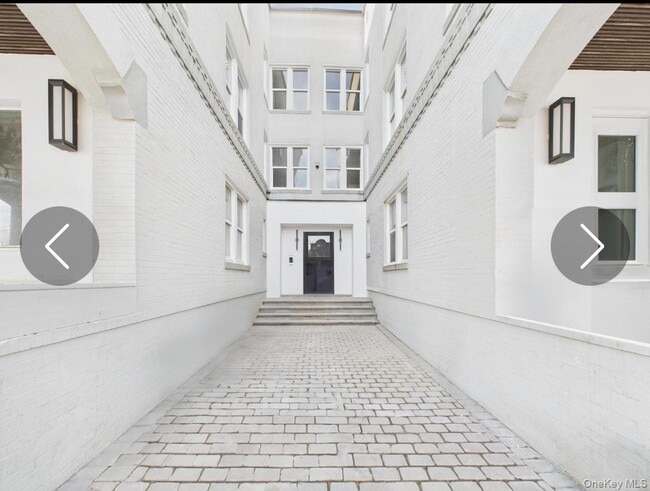 Photo - 315 W Broadway Unit BW