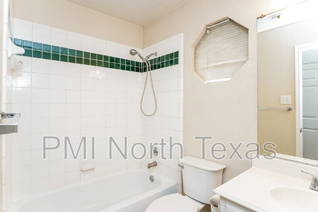 Photo - 10706 Robincreek Ln