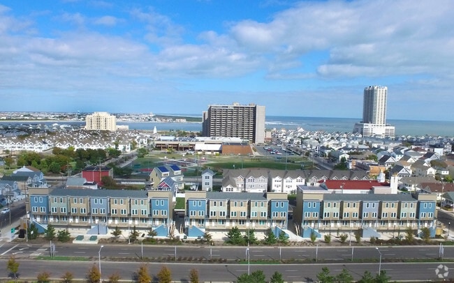 Building Photo - Connecticut & Carolina Crescent Rental