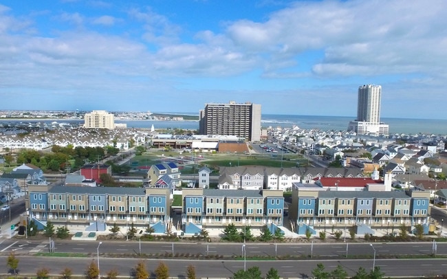 Building Photo - Connecticut & Carolina Crescent Rental