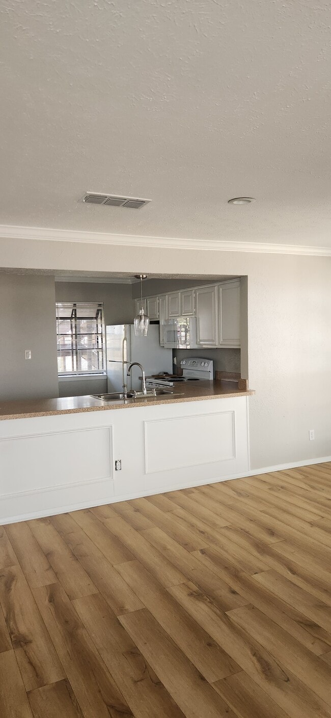 Photo - 103 Henry M Chandler Dr