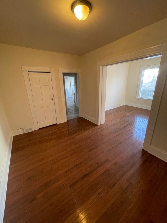 30-32-32 Center St Unit 30 1st