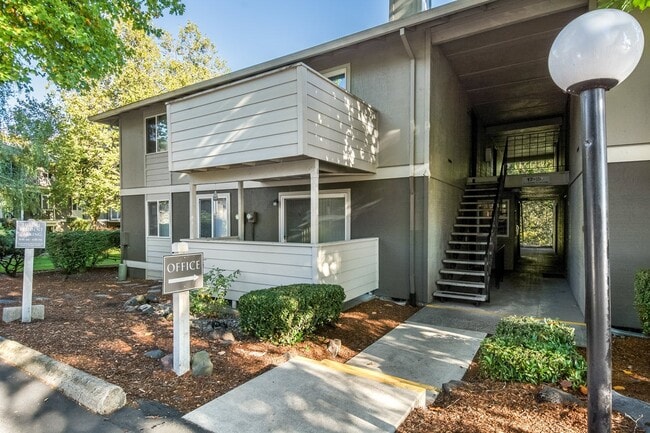 Photo - Creekside Commons Apartments