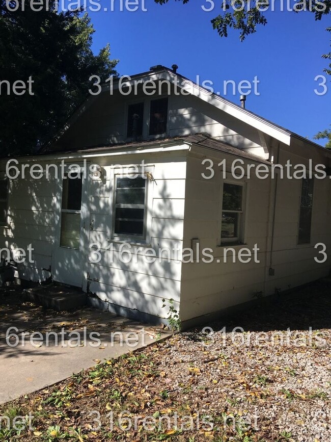Building Photo - $799 - 2 bed 1 bath - Single Family Rental