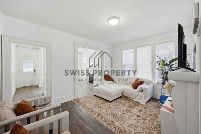 Photo - 2209 Summit St