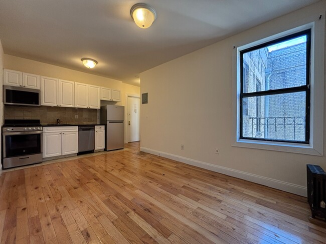Building Photo - 1 Arden St Rental