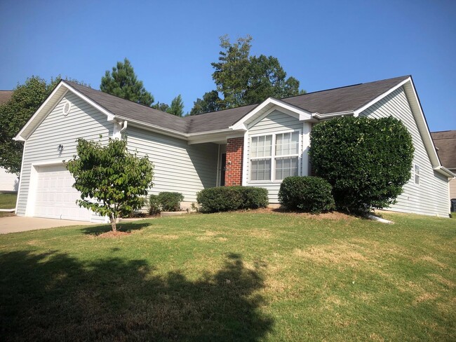 Darling 3br2ba ranch home with 2 car garage! - Darling 3br2ba ranch home with 2 car garage!