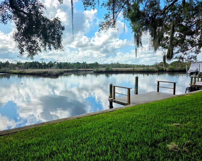11456 W Bayshore Dr