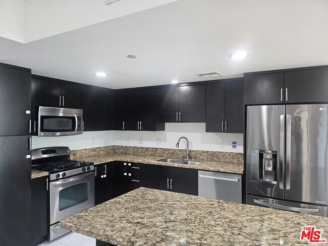 332 S Oxford Ave Unit 201