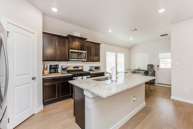1905 Osbert Nelly Dr