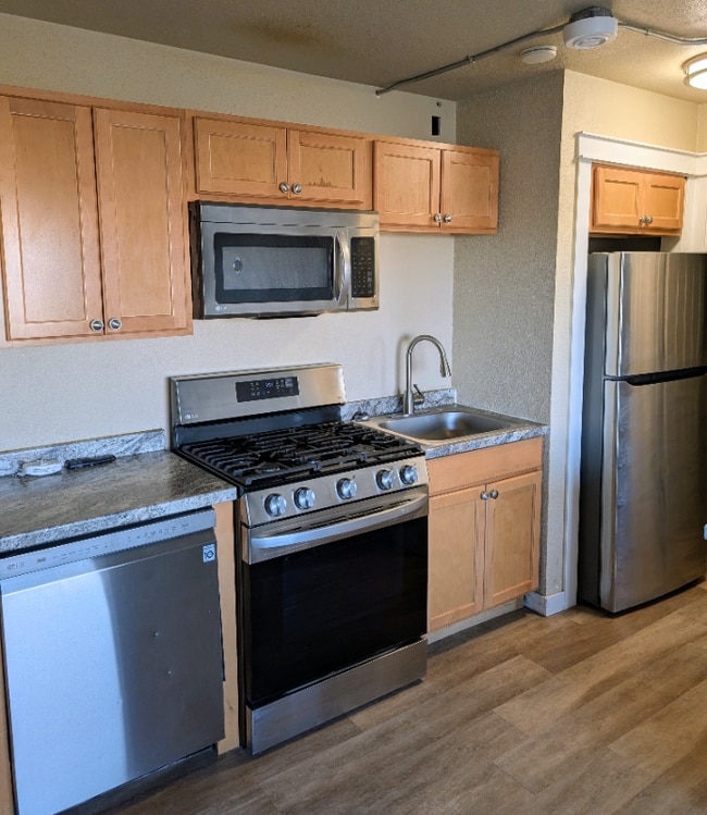 Photo - 618 Gambell St Unit 22