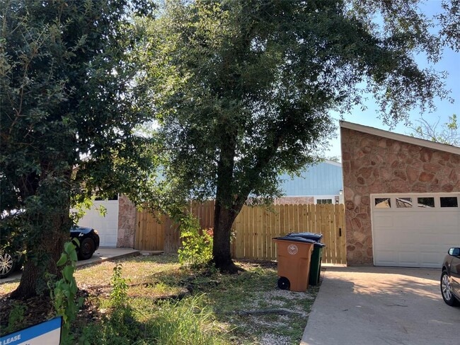 Photo - 915 Sirocco Dr