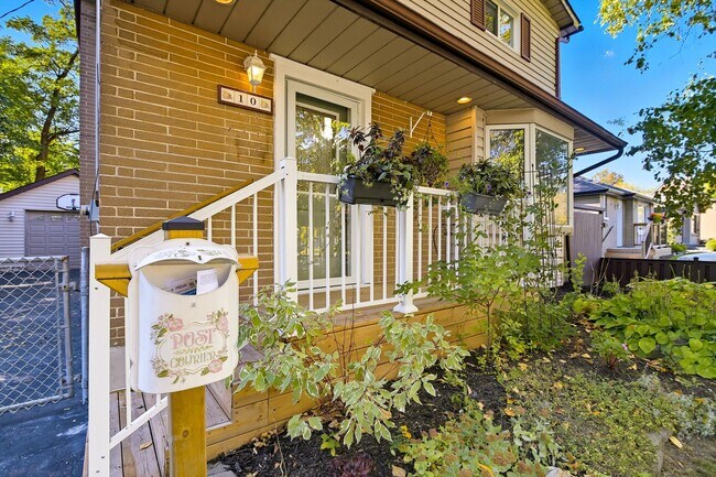 Photo - 10 Roosevelt Ave