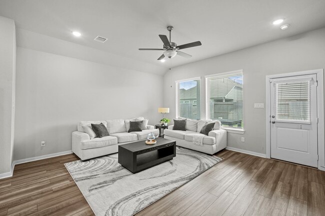 Photo - 30319 Tall Fescue Dr
