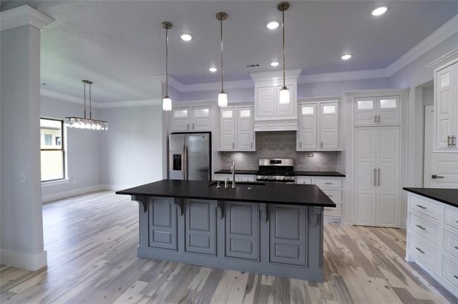 Photo - 1720 Ella Pl