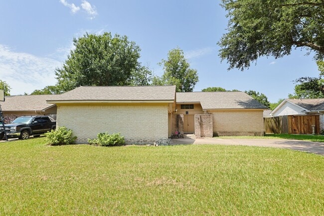 Photo - 22318 Fincastle Dr