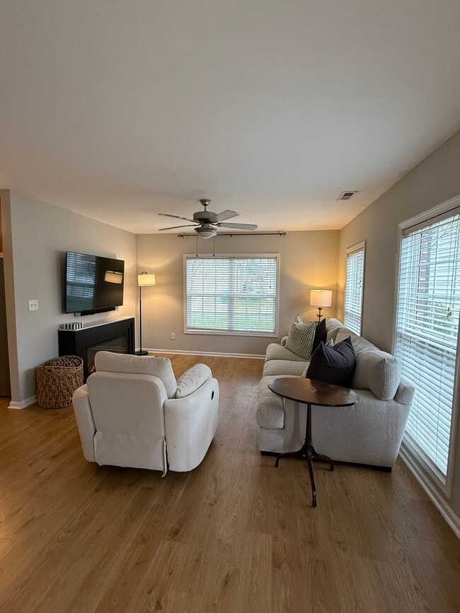 Photo - 4414 Sages Ave