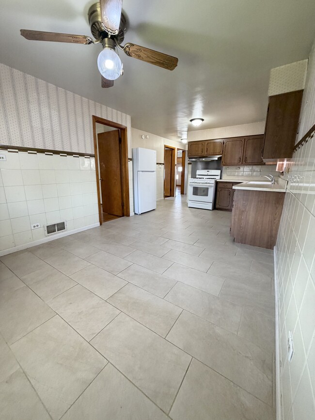 Photo - 6023 S Parkside Ave