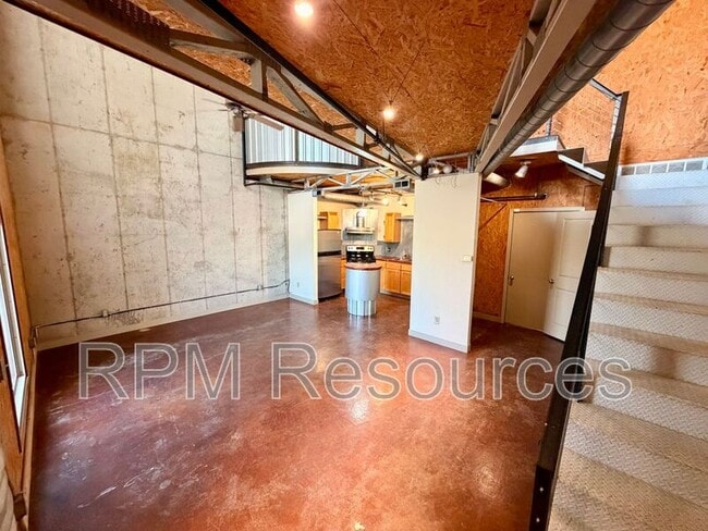 Photo - 300 Summit Ridge Dr