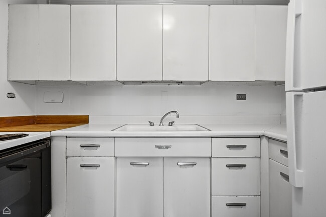 Photo - 340 W Diversey Pkwy Unit 415
