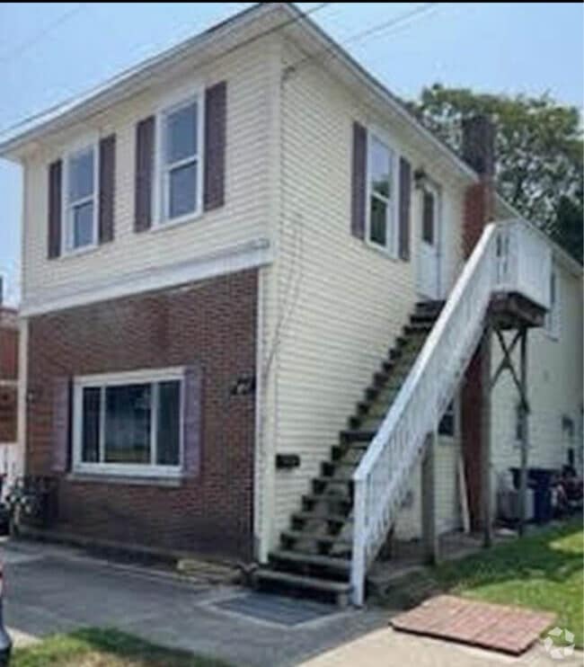 Building Photo - 401 South St Rental