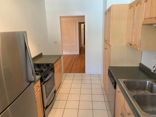 Photo - 1468 W Winnemac Ave Unit 1E