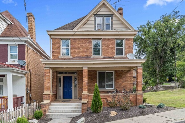 Building Photo - 4 Bed 1 Bath Single Family Home