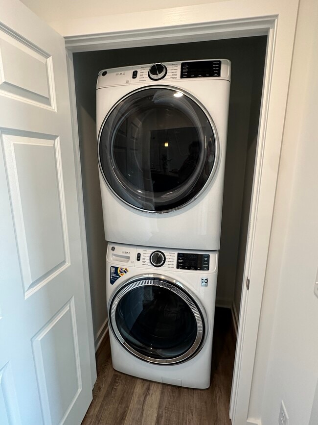 Full Size Front Load W/D - 660 E Cypress St Unit 306