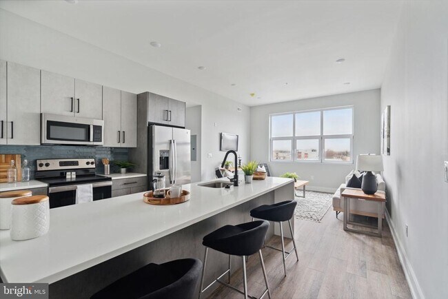 Photo - 2233 N 7th St