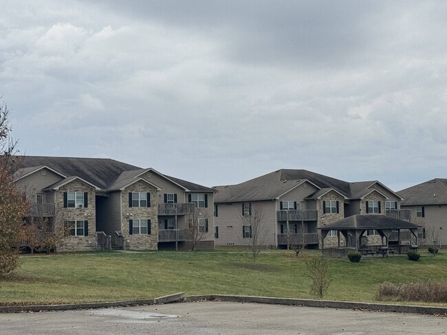 Twin Lakes Apartments