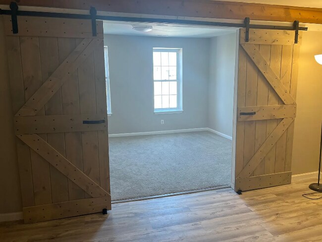 Photo - 43 E Cross St