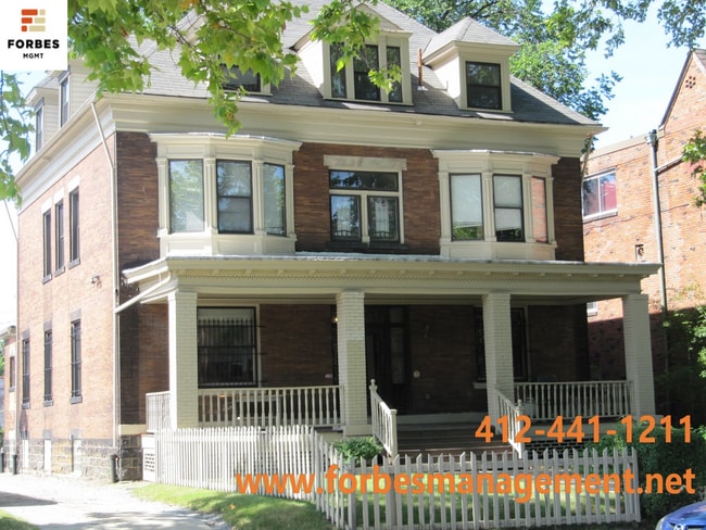 Building Photo - 4821 Centre Ave Unit 2