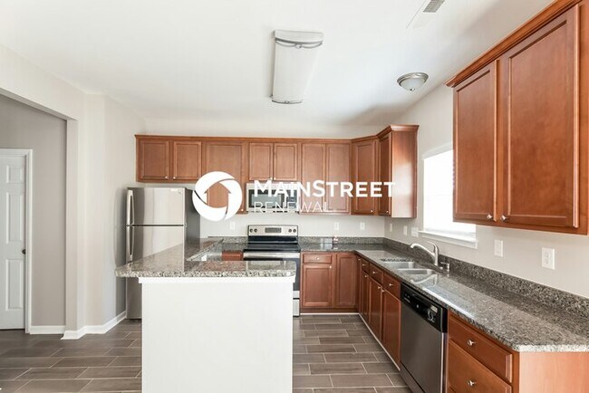 Photo - 4 Bedroom Pet-Friendly Home in Charlotte, NC with Main Street Renewal