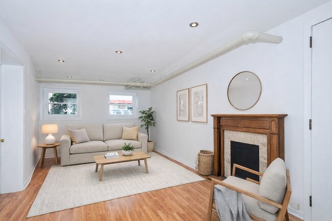 Building Photo - 4757 N Paulina St