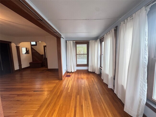 Photo - 54 Lathrop Ave