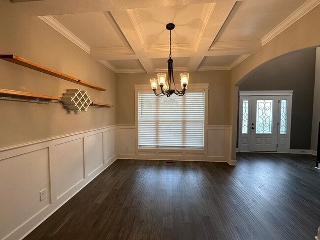 Photo - 3100 SF Dog Friendly 5 Bedroom Home for Rent!